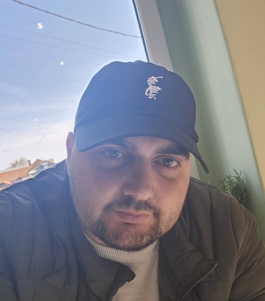 Buna, singur vreau relatie cu o femeie de lunga sau scurta durata