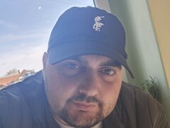 Buna, singur vreau relatie cu o femeie de lunga sau scurta durata